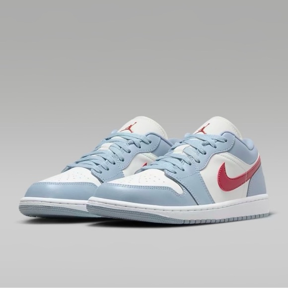 🆕 Nike | Women Air Jordan Low - Size 8. - Picture 1 of 12